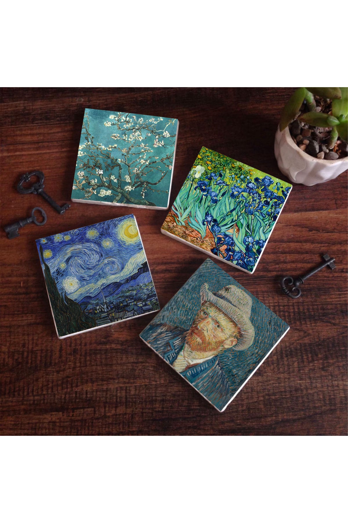 Pinecone Van Gogh İrisler, Yıldızlı Gece, Badem Ağacı, Otoportre Taş Bardak Altlığı Seti - 4 Parça - Dekoratif, Rustik Mutfak Aksesuarı, 10x10 cm, Kaydırmaz Tabanlı, Şık ve Dayanıklı SC110