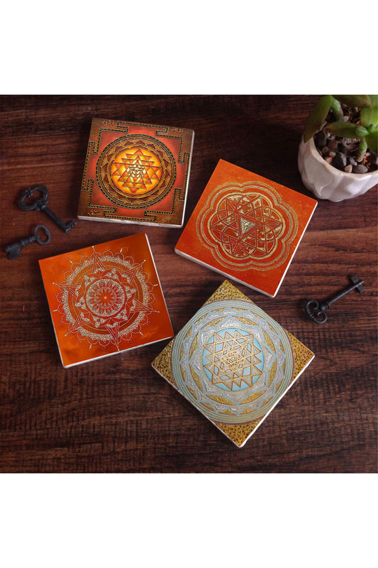 Pinecone Sri Yantra, Mandala Taş Bardak Altlığı Seti - 4 Parça - Dekoratif, Rustik Mutfak Aksesuarı, 10x10 cm, Kaydırmaz Tabanlı, Şık ve Dayanıklı SC181