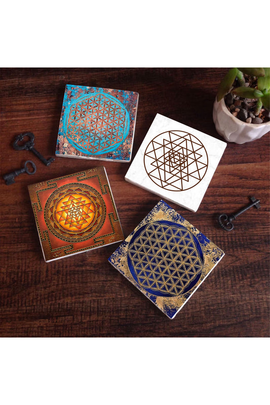 Pinecone Yaşam Çiçeği, Sri Yantra Taş Bardak Altlığı Seti - 4 Parça - Dekoratif, Rustik Mutfak Aksesuarı, 10x10 cm, Kaydırmaz Tabanlı, Şık ve Dayanıklı SC184