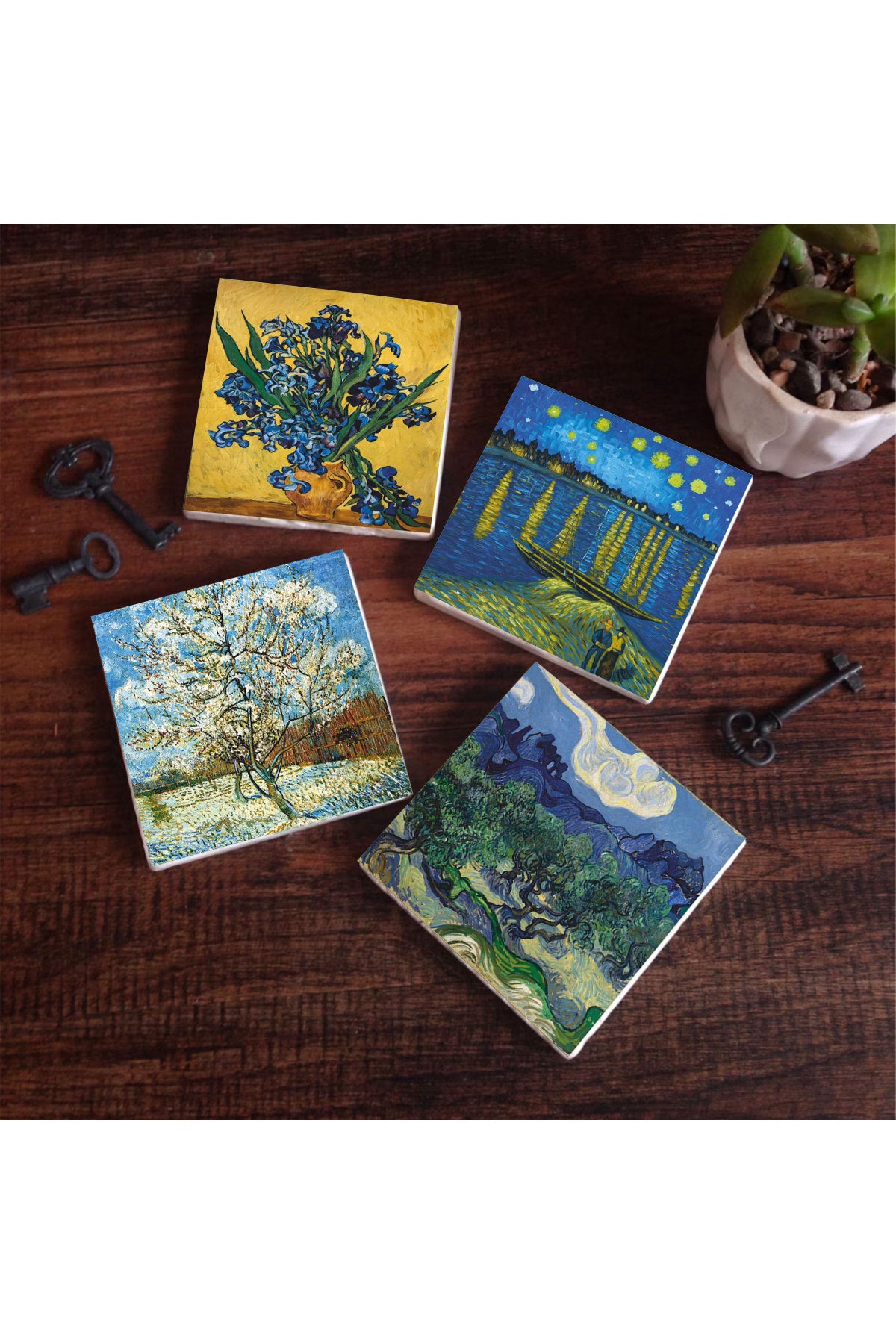 Pinecone Van Gogh Zeytin Ağaçları, Şeftali Ağacı, Ren Nehri’nde Yıldızlı Gece, Süsenler Taş Bardak Altlığı Seti - 4 Parça - Dekoratif, Rustik Mutfak Aksesuarı, 10x10 cm, Kaydırmaz TabanlıSC268