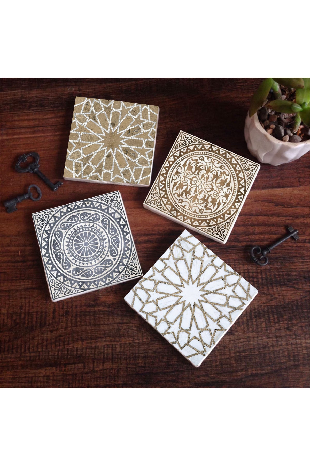Pinecone Etnik Desen Taş Bardak Altlığı Seti - 4 Parça - Dekoratif, Rustik Mutfak Aksesuarı, 10x10 cm, Kaydırmaz Tabanlı, Şık ve Dayanıklı SC275