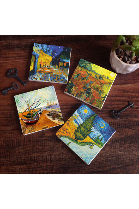 Pinecone Van Gogh Selvili Yol, Kırmızı Bağ, Kafe Terasta Gece, Balıkçı Tekneleri Taş Bardak Altlığı Seti - 4 Parça - Dekoratif, Rustik Mutfak Aksesuarı, 10x10 cm, Kaydırmaz TabanlıSC277