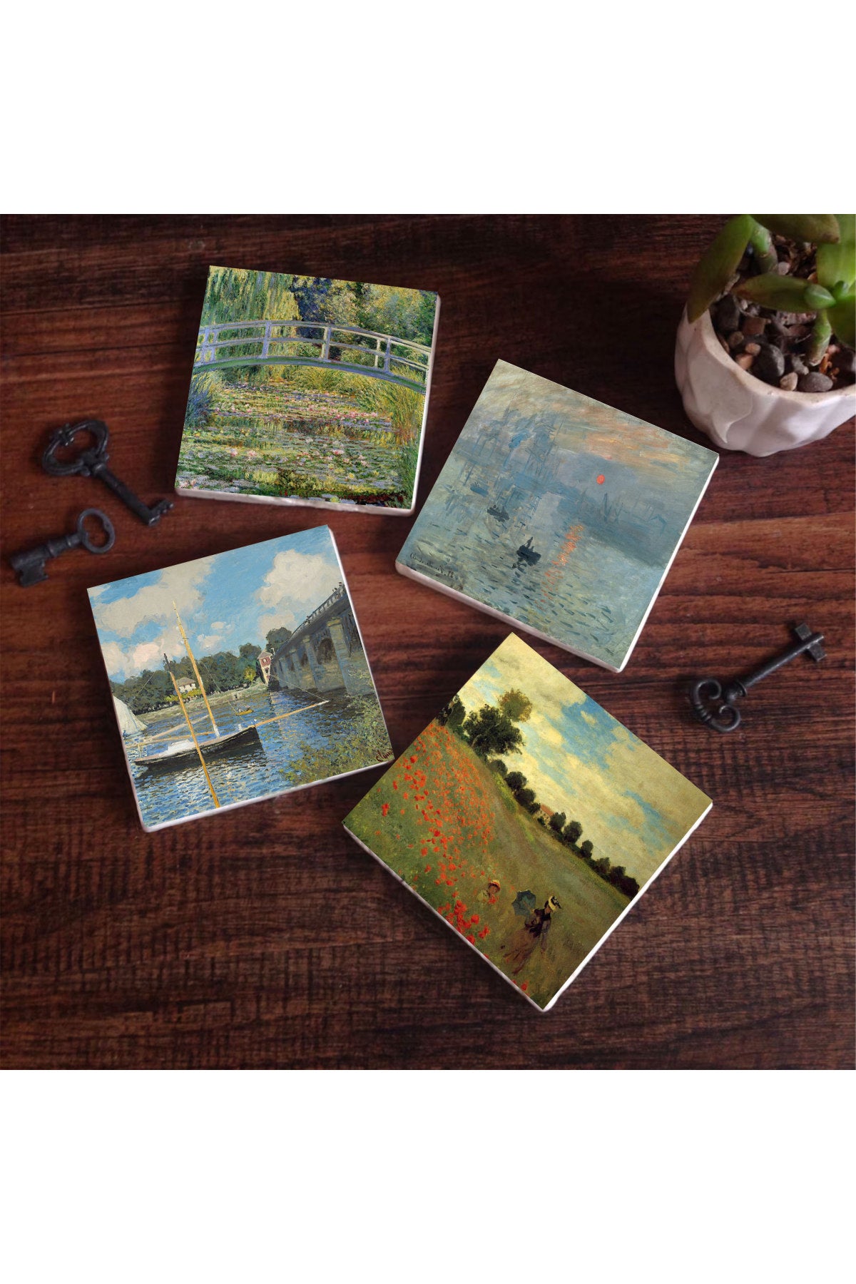 Pinecone Claude Monet Argenteuil'de Köprü, Gelincikler, İzlenim Gün Doğumu, Nilüfer Gölü Taş Bardak Altlığı Seti - 4 Parça - Dekoratif, Rustik Mutfak Aksesuarı, 10x10 cm, Kaydırmaz TabanlıSC527