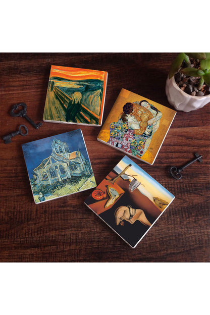 Pinecone Dalí Belleğin Azmi, Van Gogh Kilise, Çığlık, Klimt Aile Kucaklama Taş Bardak Altlığı Seti - 4 Parça - Dekoratif, Rustik Mutfak Aksesuarı, 10x10 cm, Kaydırmaz Tabanlı, Şık ve Dayanıklı SC548