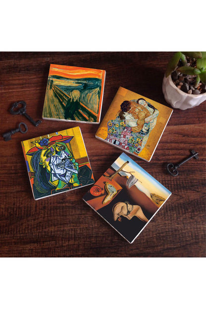 Pinecone Dalí Belleğin Azmi, Picasso Ağlayan Kadın, Çığlık, Gustav Klimt Aile Kucaklama Taş Bardak Altlığı Seti - 4 Parça - Dekoratif, Rustik Mutfak Aksesuarı, 10x10 cm, Kaydırmaz TabanlıSC551