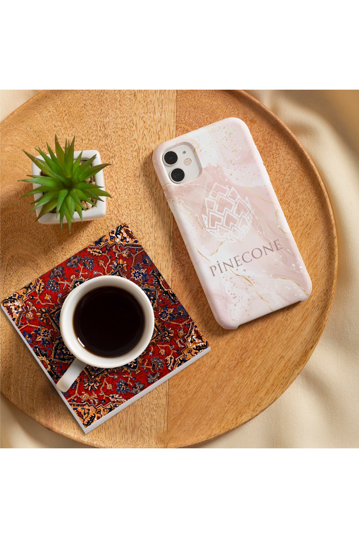 Pinecone Desen Taş Bardak Altlığı Seti - 4 Parça - Dekoratif, Rustik Mutfak Aksesuarı, 10x10 cm, Kaydırmaz Tabanlı, Şık ve Dayanıklı SC170