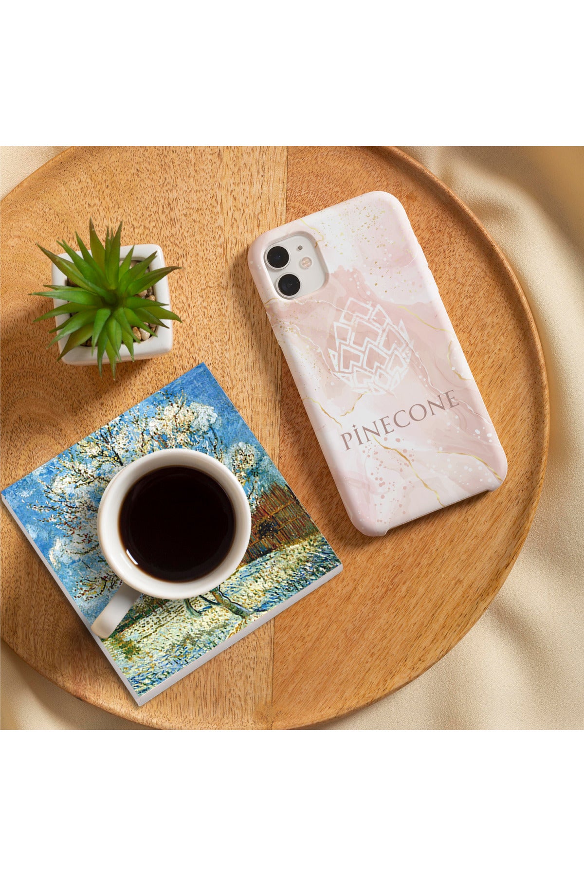Pinecone Van Gogh Zeytin Ağaçları, Şeftali Ağacı, Ren Nehri’nde Yıldızlı Gece, Süsenler Taş Bardak Altlığı Seti - 4 Parça - Dekoratif, Rustik Mutfak Aksesuarı, 10x10 cm, Kaydırmaz TabanlıSC268